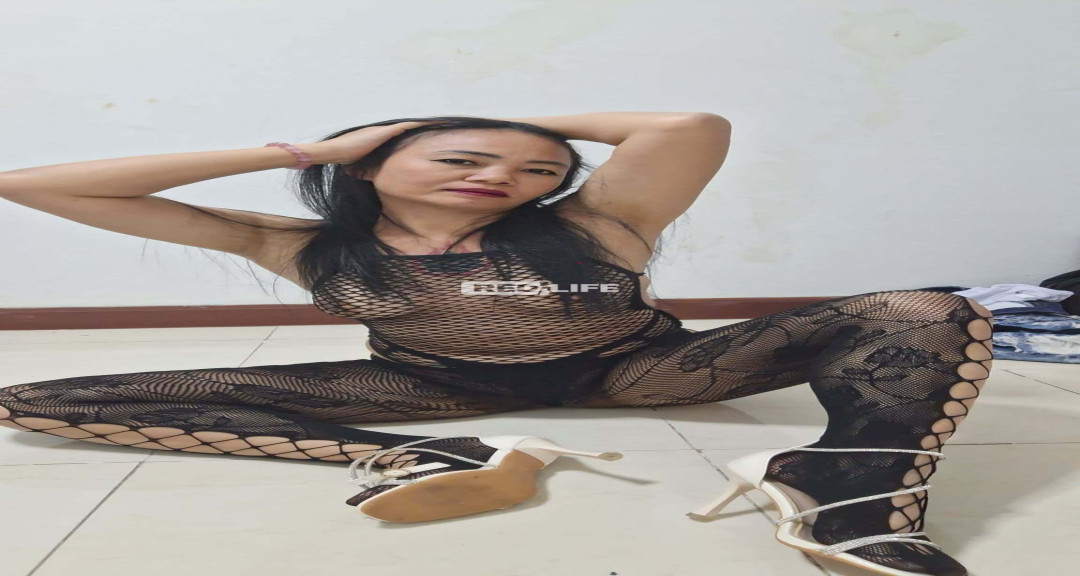 Sexy Thai Milf for Porn
