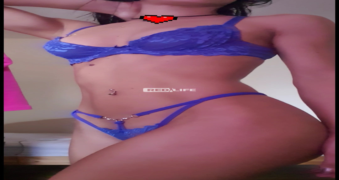 Petite latina