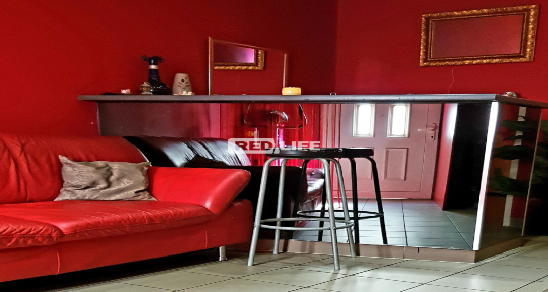 Kedves L&aacute;nyok, B&eacute;csbe keres&uuml;nk ak&aacute;r