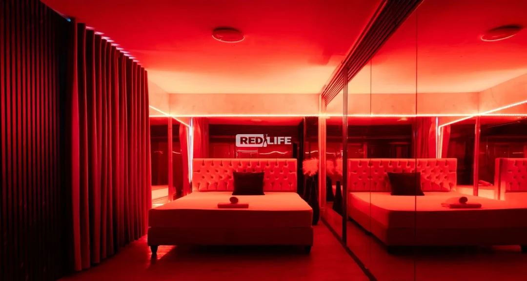 Experienced female owner, 24-hour reception,