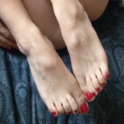 Lola Toes