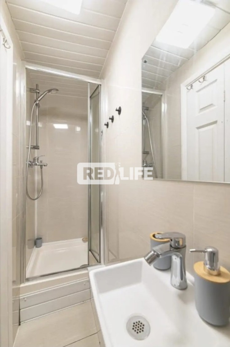 free accommodation high rates Noir
